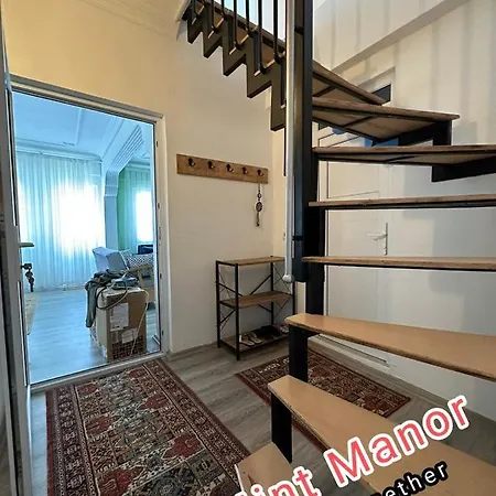 Mint Manor Апартаменты